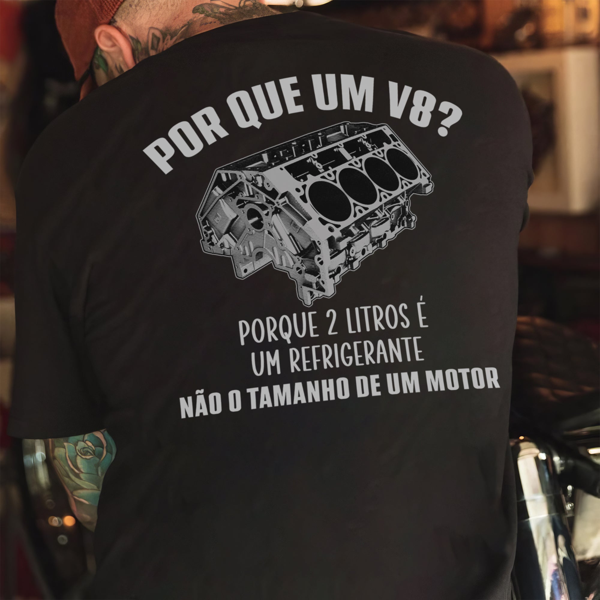 Por que um V8? T-shirt