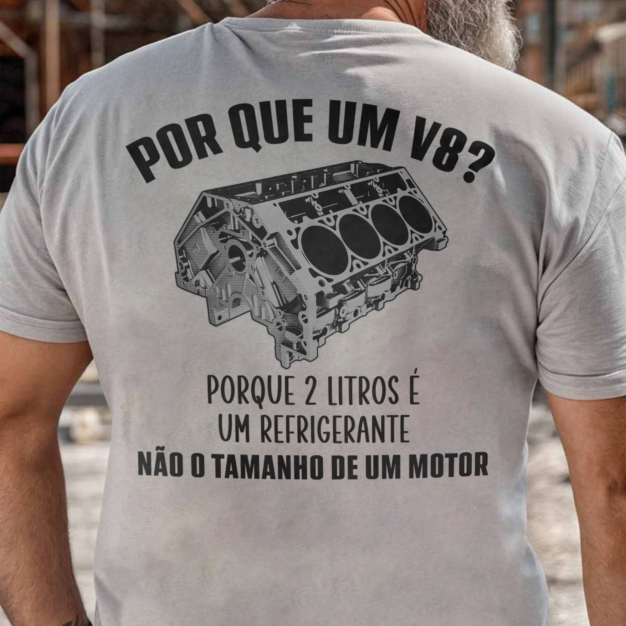 Por que um V8? T-shirt